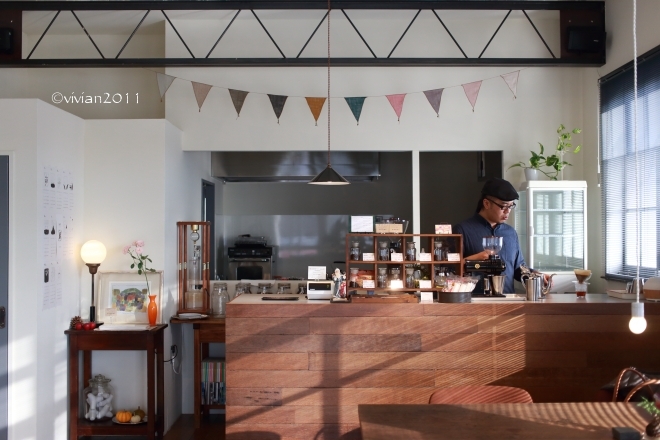 KALEIDO COFFEE(カレイド コーヒー) ~隠れていないけれど隠れ家のようなコーヒー店~_e0227942_21442652.jpg