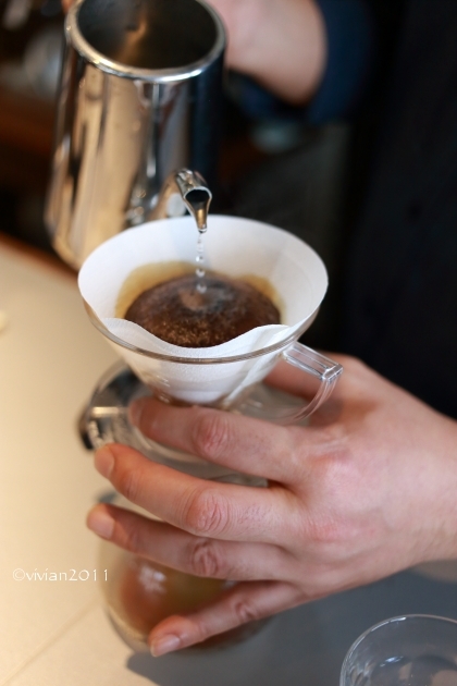 KALEIDO COFFEE(カレイド コーヒー) ~隠れていないけれど隠れ家のようなコーヒー店~_e0227942_21535351.jpg