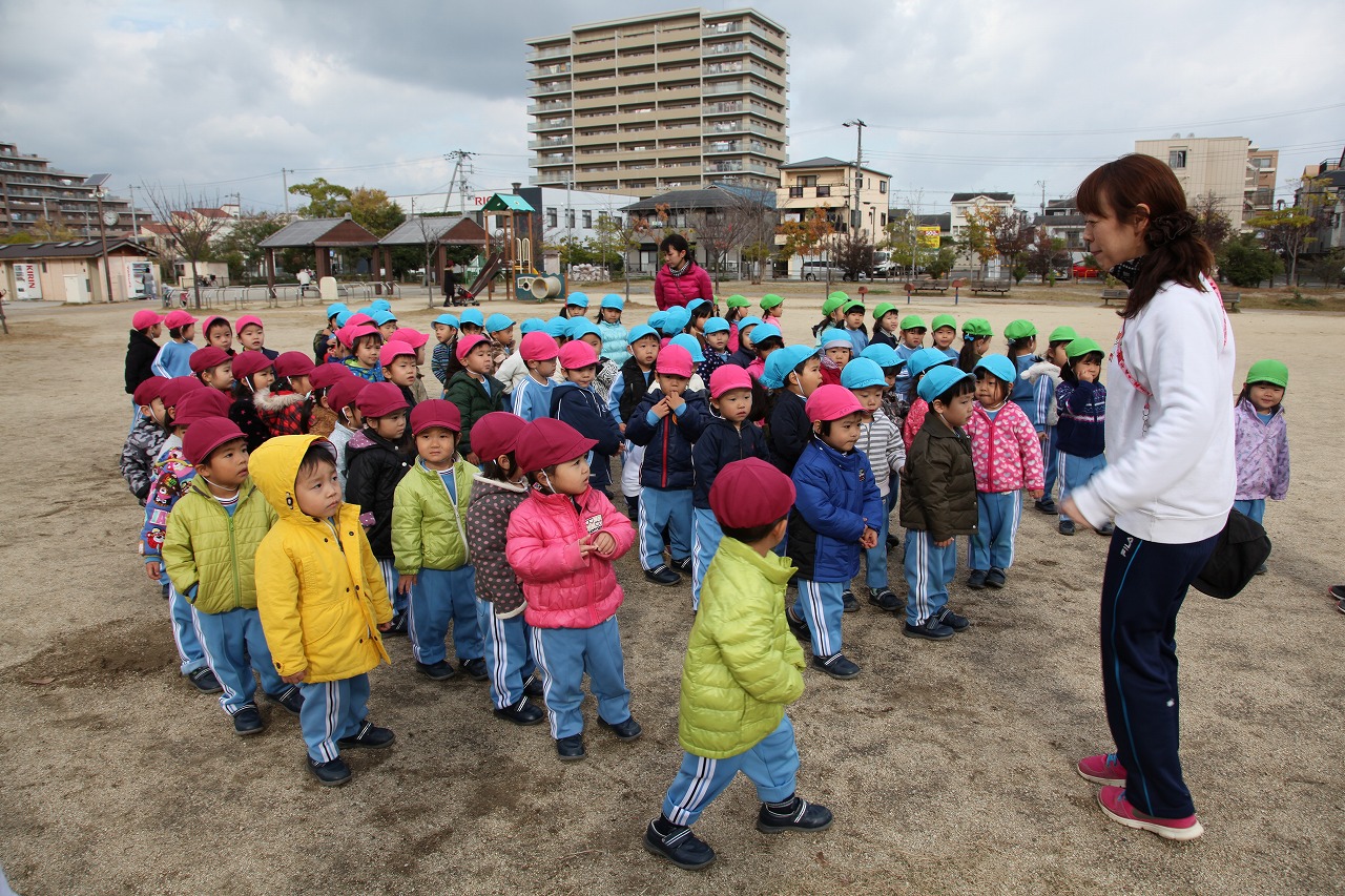 りんご組・年少組の遠足_b0277979_74942.jpg