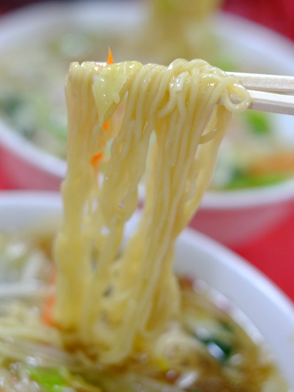 「横浜 玉泉亭のサンマー麺」_a0000029_035187.jpg