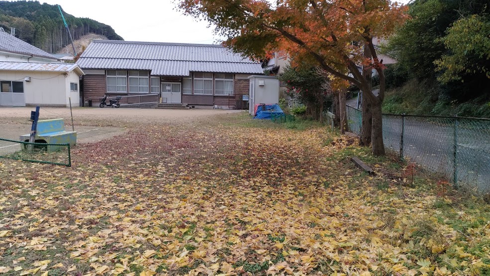 多奈川小学校3年生社会見学:孝子の森 by (ナベサダ)_f0053885_1939287.jpg