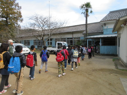 多奈川小学校3年生社会見学:孝子の森 by (ナベサダ)_f0053885_19443345.jpg