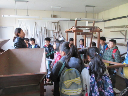 多奈川小学校3年生社会見学:孝子の森 by (ナベサダ)_f0053885_19493386.jpg
