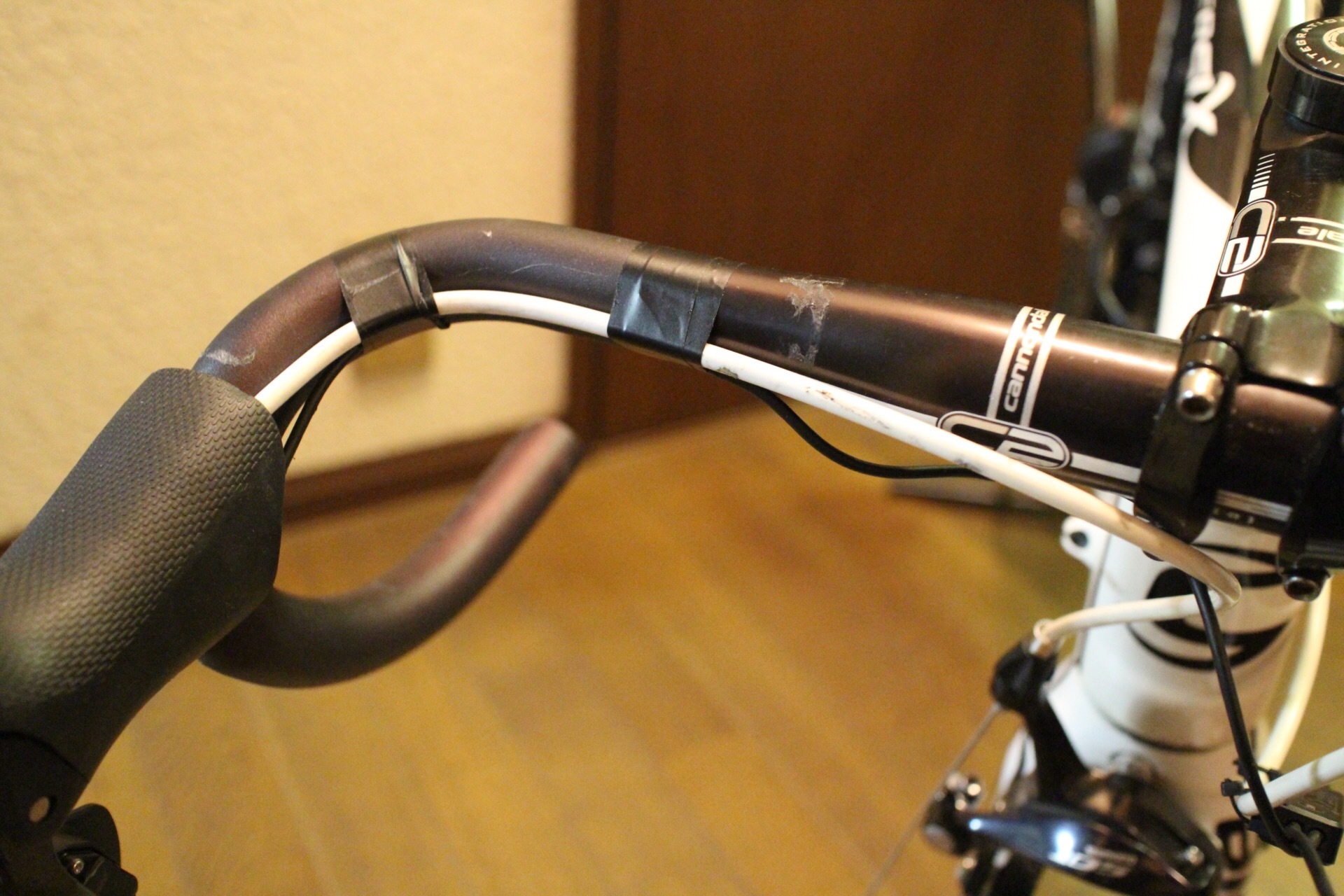super six 電動アルテグラ6770 di2 ③ ケーブル取り付け編