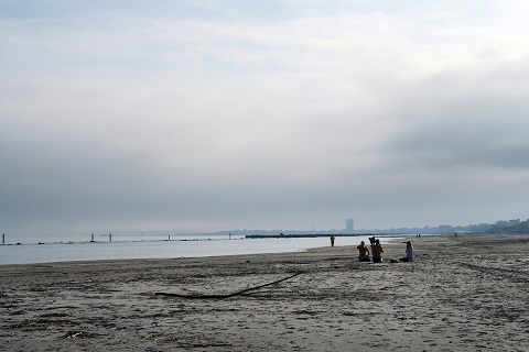 晩秋の海で寒修行、リミニ_f0234936_385351.jpg
