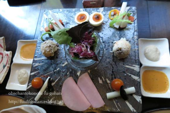 チキングリル丼弁当&旅のお宿の朝ごはん_c0326245_11542055.jpg