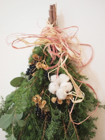 クリスマススワッグ作り_a0335560_17161341.jpg