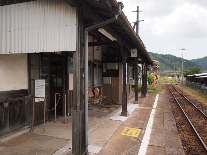 木次線の駅舎_f0116479_21180603.jpg