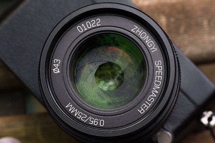 幻惑の中華妖玉 - MITAKON ZHONG YI Speedmaster 25mm f/0.95 Review_d0353489_22541226.jpg