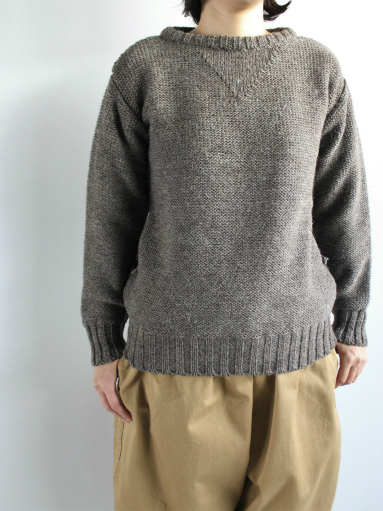 LE TRICOT DE LA MER CREW NECK with Pocket : 『Bumpkins putting on