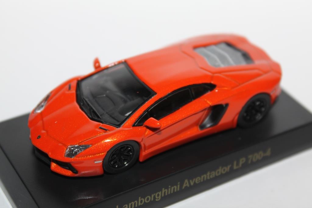 1/64 Kyosho Lamborghini 4 Aventador LP 700-4_b0285587_663195.jpg