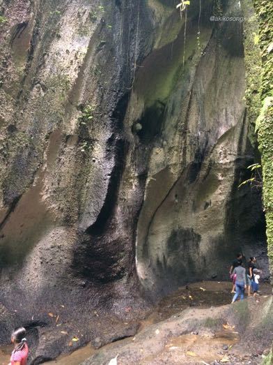 トゥカッ・チュプンの滝へ行ってみました。その3 \"Jalan2 ke Air Terjun Tukad Cepung III”_a0120328_18581331.jpg