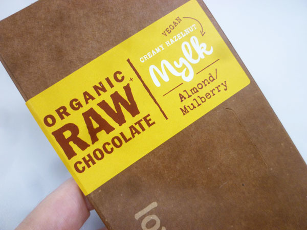 lovechock ORGANIC RAW CHOCOLATE MILK Almond & Mulberry_c0152767_21334304.jpg