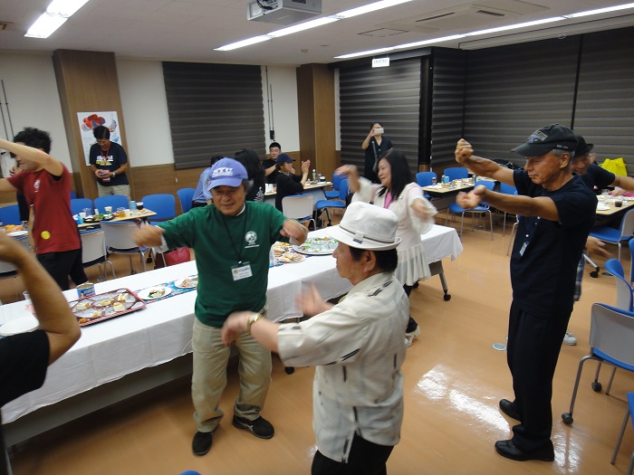 ◆沖縄へ・その4　～第6回世界のウチナーンチュウ大会・前夜祭～交流懇親会～_f0238779_1752383.jpg