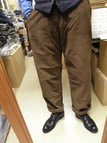 selffoto 394 outerknit & corduroy pants!_e0130546_1933927.jpg
