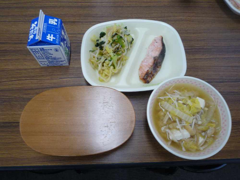 給食委員会の発表_d0334956_17062717.jpg