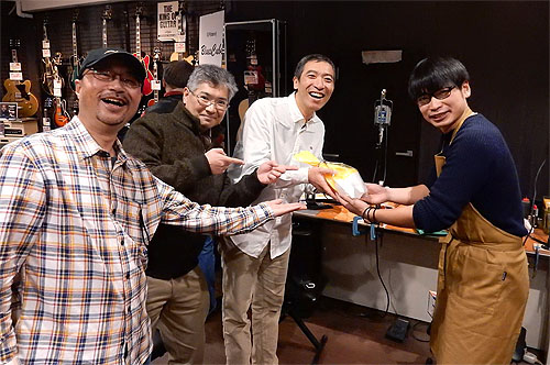 楽しかった! ヨコヤマギターズ&オガワ・インレイ・クラフト10周年記念_c0137404_1155785.jpg