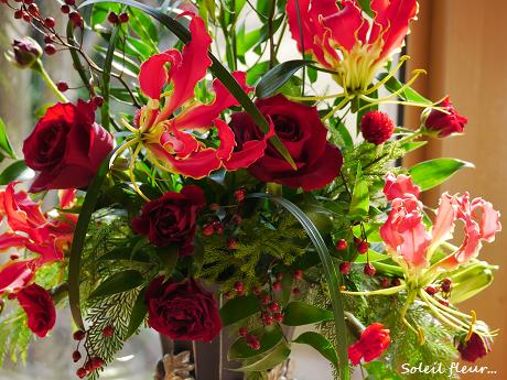 クリスマスカラーで☆燃える炎の花のアレンジ_c0098807_2258697.jpg