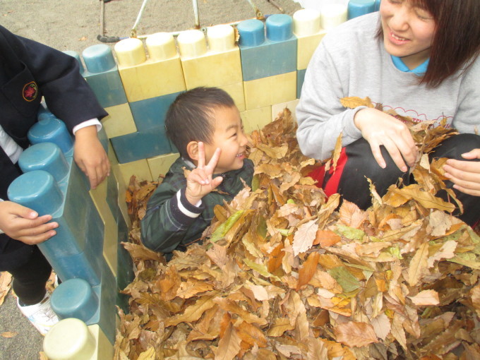 晩秋の幼稚園_b0241409_10282720.jpg