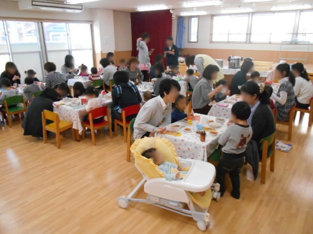 くま組 保育参観と給食懇談会_e0148419_121226.jpg