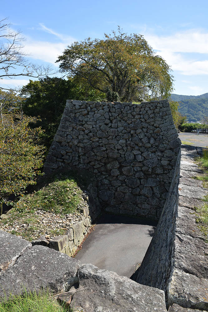 豪壮な石垣群の津山城登城記 その3 「本丸」_e0158128_14401220.jpg