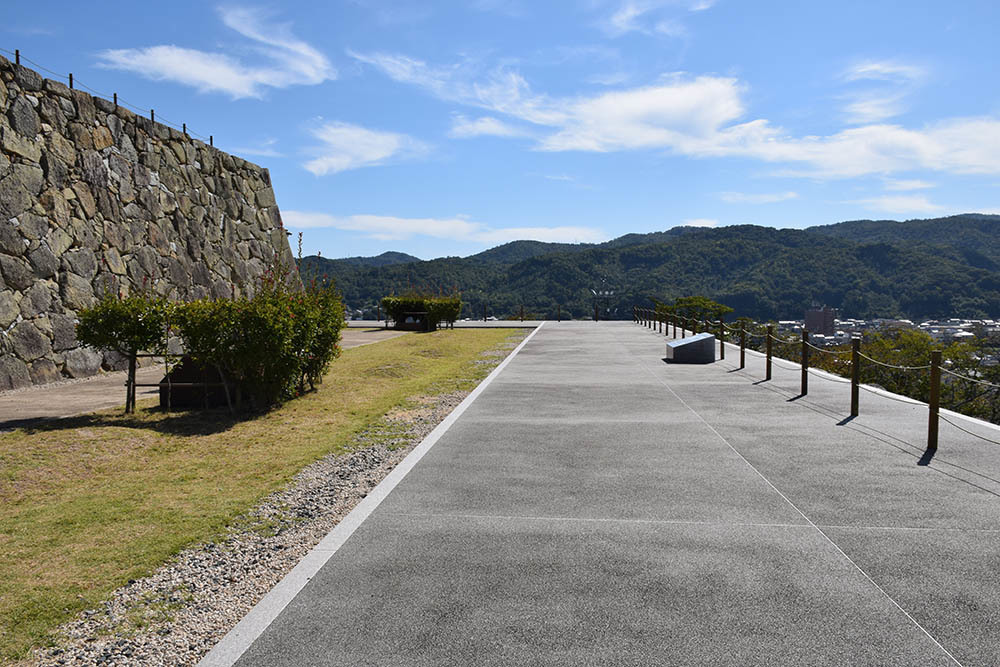 豪壮な石垣群の津山城登城記 その5 「天守台」_e0158128_17442769.jpg