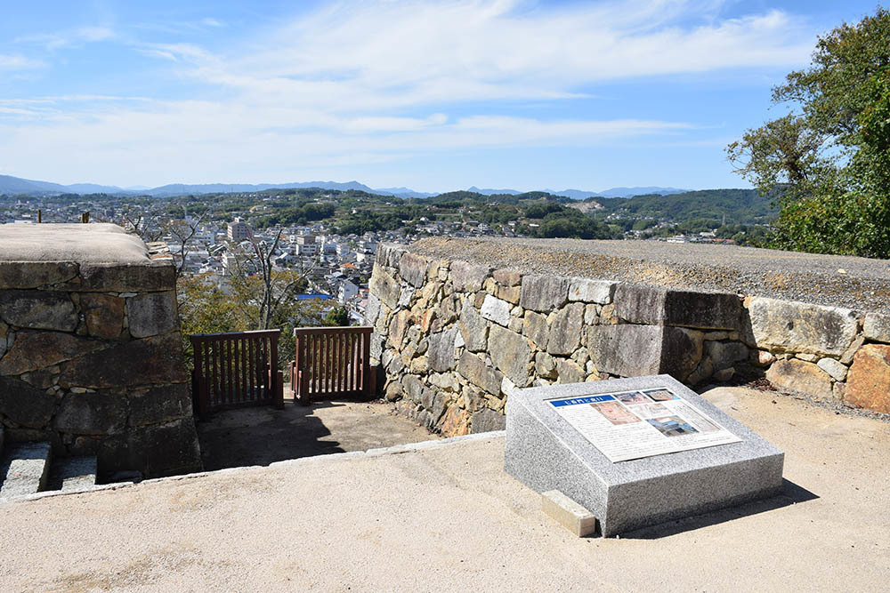 豪壮な石垣群の津山城登城記 その5 「天守台」_e0158128_17481359.jpg