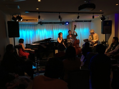 広島でジャズ Jazzlive comin 本日木曜日のライブ_b0115606_12343159.jpg