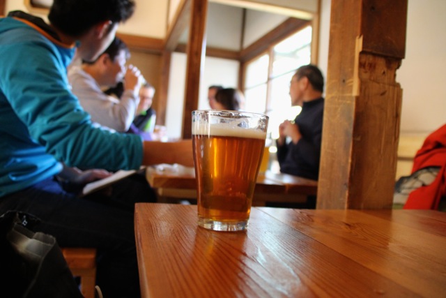 東京都最西端の飲み屋街にある地ビール屋さん。_f0217617_1045356.jpg