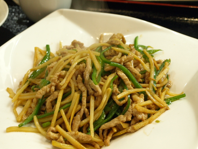 あんかけ焼きそば 一楽亭　その１１ (チンジャオロース定食)_d0153062_8252617.jpg