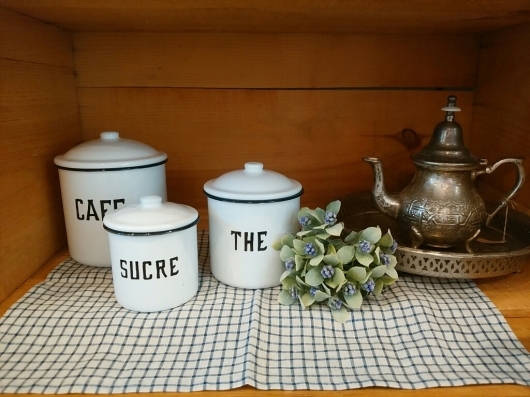 キャニスター入荷と本物の調理器具_f0255704_15515228.jpg