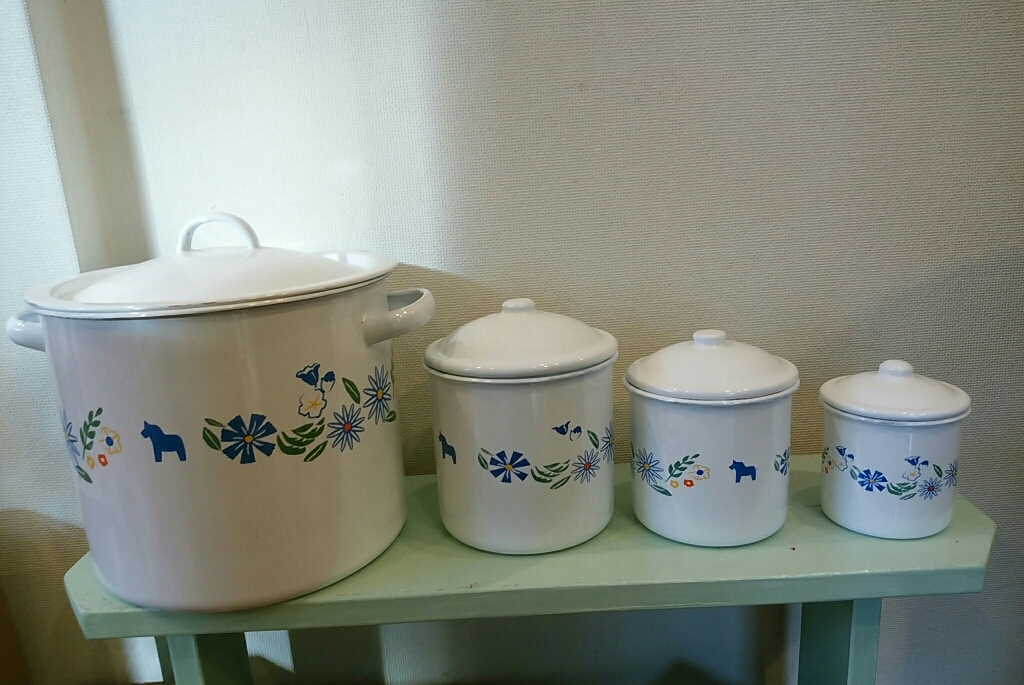 キャニスター入荷と本物の調理器具_f0255704_15521007.jpg