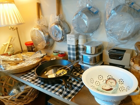 キャニスター入荷と本物の調理器具_f0255704_15530124.jpg