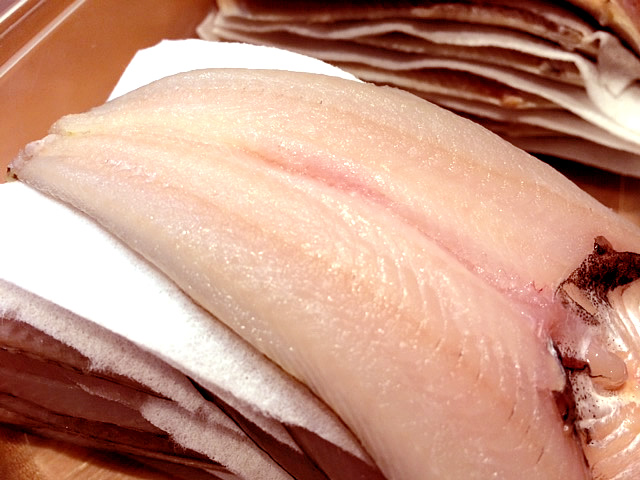 12/10の魚の天ぷら「真イワシ」「はたはた」_c0092877_0495135.jpg