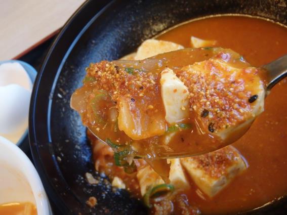 松屋の豆腐キムチチゲ膳 門真店_c0118393_1374836.jpg