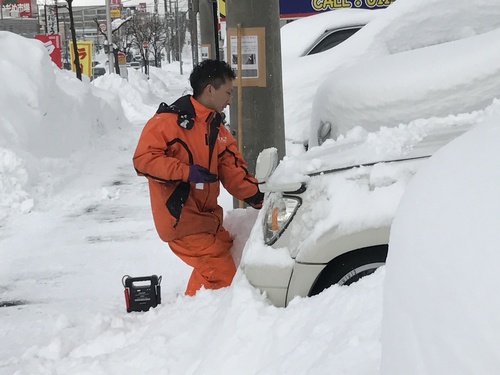 マサブロヽ(^o^)丿大雪ですが、TOMMY本店!2台のご成約!!ランクル、ハマー、アルファード_b0127002_1955347.jpg
