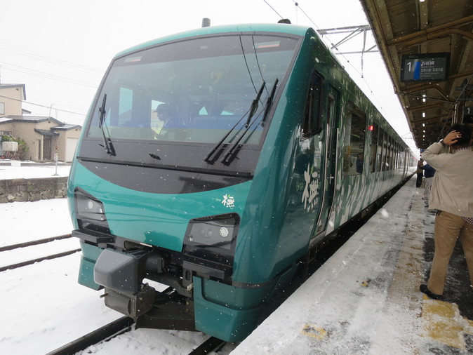 0泊3日リゾートしらかみの旅 まとめ編3「車中での飲んだり食べたり ♪」_c0212604_22433728.jpg