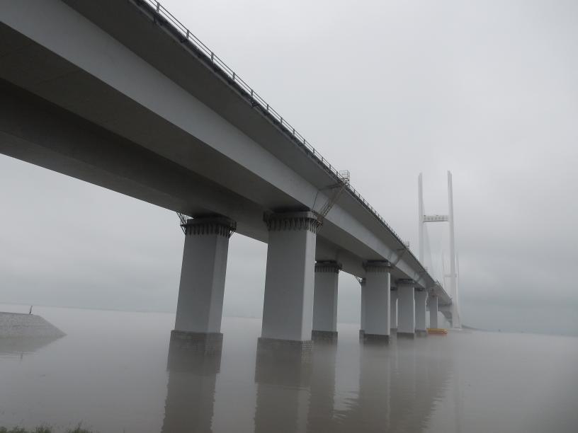 これが2015年9月に完成した中朝国境に架かる新鴨緑江大橋です_b0235153_14543837.jpg