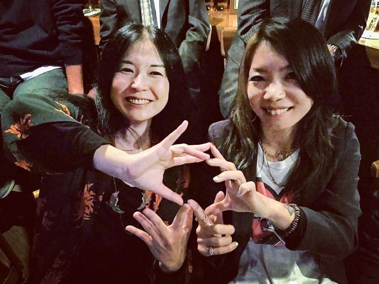 纐纈雅代&蜂谷真紀☆手のかたち_d0244370_12040365.jpg
