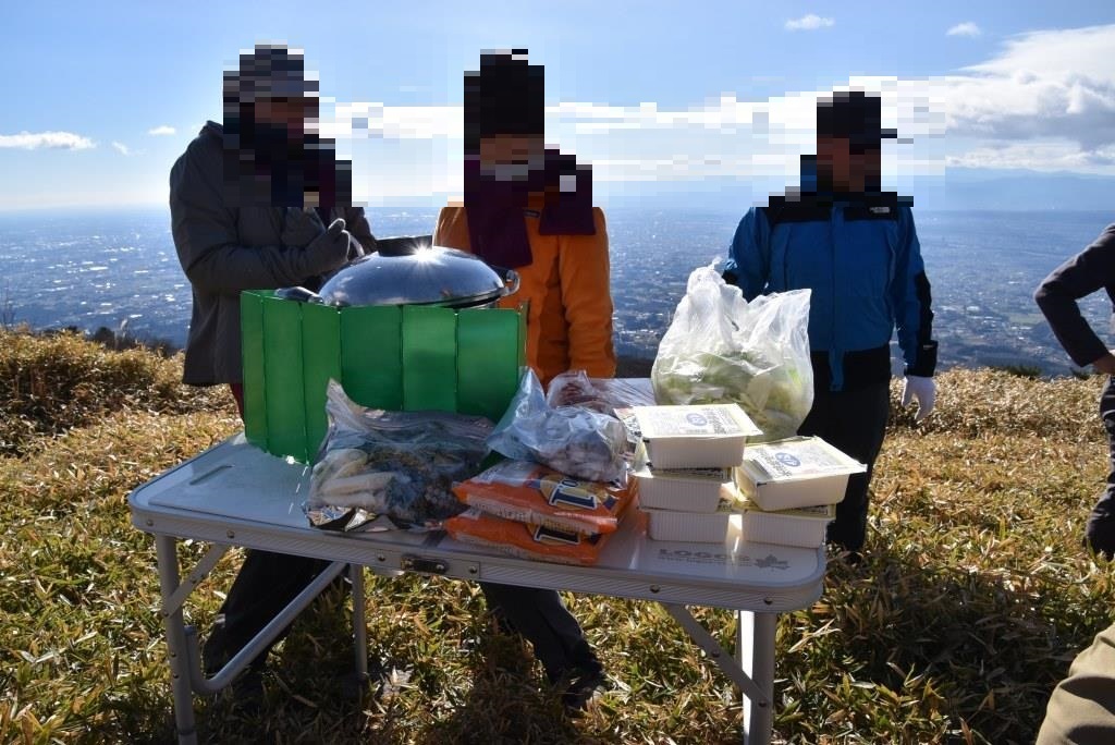 2016/12/11 鍋割山で鍋&#127858;　その前に朝陽の地蔵岳むなしく_a0340812_10122104.jpg