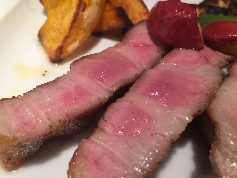 忙しい時こそ、お肉を食べて元気!&12月15日(木)のランチメニュー_d0243849_04540100.jpg