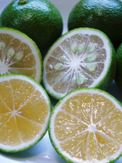 種なしかぼす 無農薬栽培の『種なしかぼす』 黄金色に色づいたゴールドかぼすを大好評発売中!_a0254656_1737254.jpg