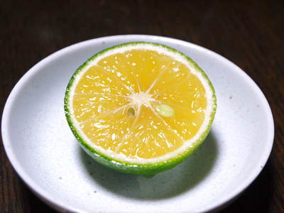 種なしかぼす 無農薬栽培の『種なしかぼす』 黄金色に色づいたゴールドかぼすを大好評発売中!_a0254656_18474383.jpg