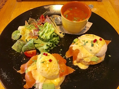 今泉 シェリービーチ で マンリーのパンケーキ ゆるゆると