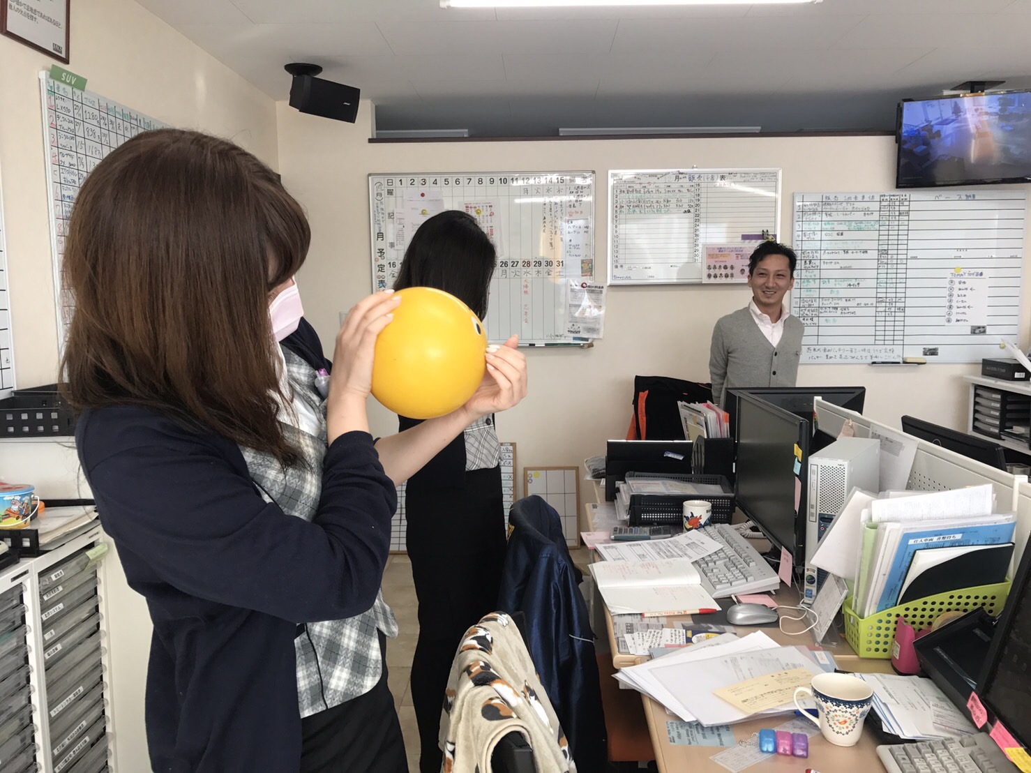 12月16日 本店、金曜日のオールスターブログ☆ ランクル・ハマー・アルファードはTOMMYへ♫_b0127002_18492320.jpg