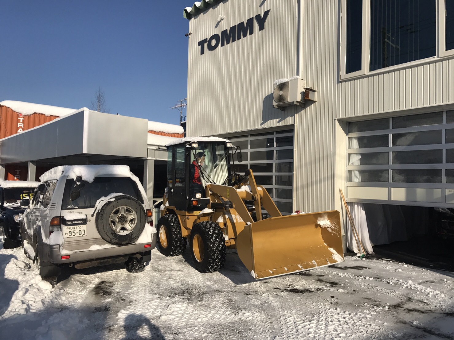 12月16日 本店、金曜日のオールスターブログ☆ ランクル・ハマー・アルファードはTOMMYへ♫_b0127002_19182112.jpg
