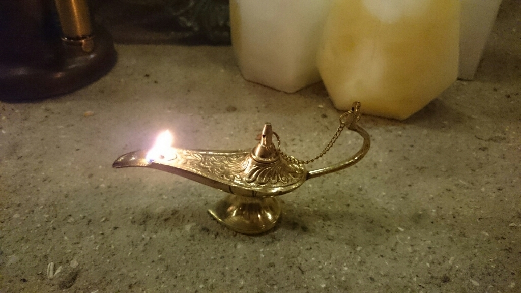 アラジンの魔法のランプは本当にランプだった件 生活雑貨とｱﾝﾃｨｰｸ Intimite ｱﾝﾃｨﾐﾃ