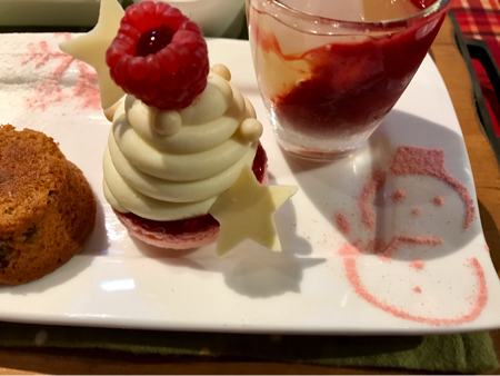 クリスマス アフタヌーンティー オークウッド みぶちょさんは食いしん坊 クリスマス アフタヌーンティー オークウッド みぶちょさんは食いしん坊