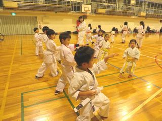 発寒教室　稽古納めで1000本突き!_c0118332_21131931.jpg