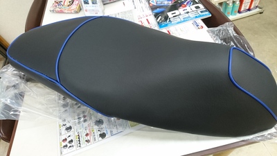 前期型PCXへバイクザシートインサイド_e0114857_1874923.jpg